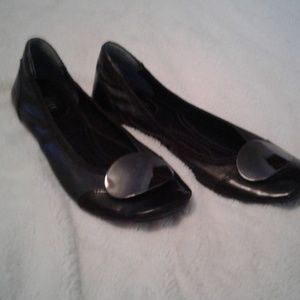 Nine West black leather shoe
